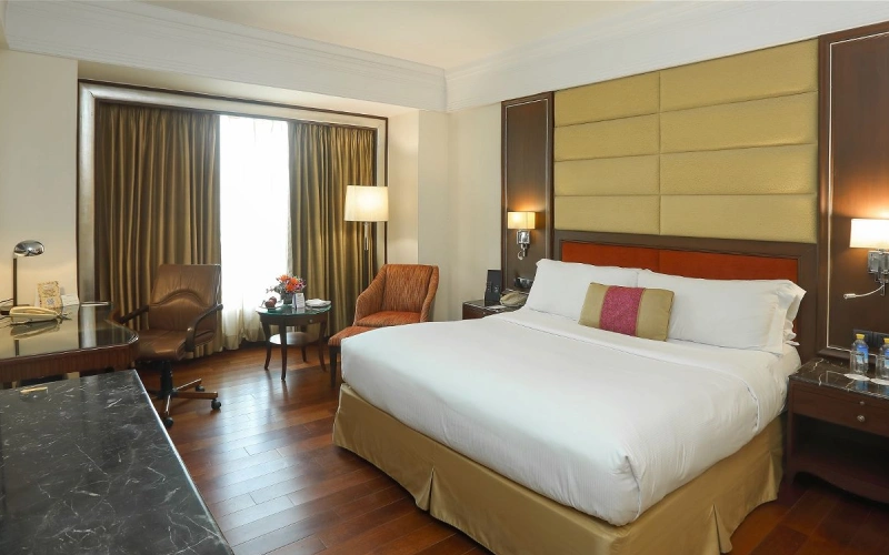 hotels near nehru place
